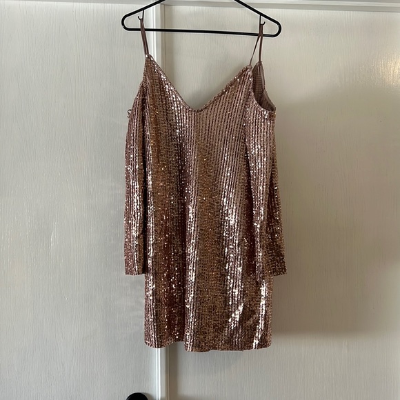 Dresses & Skirts - Zara dress